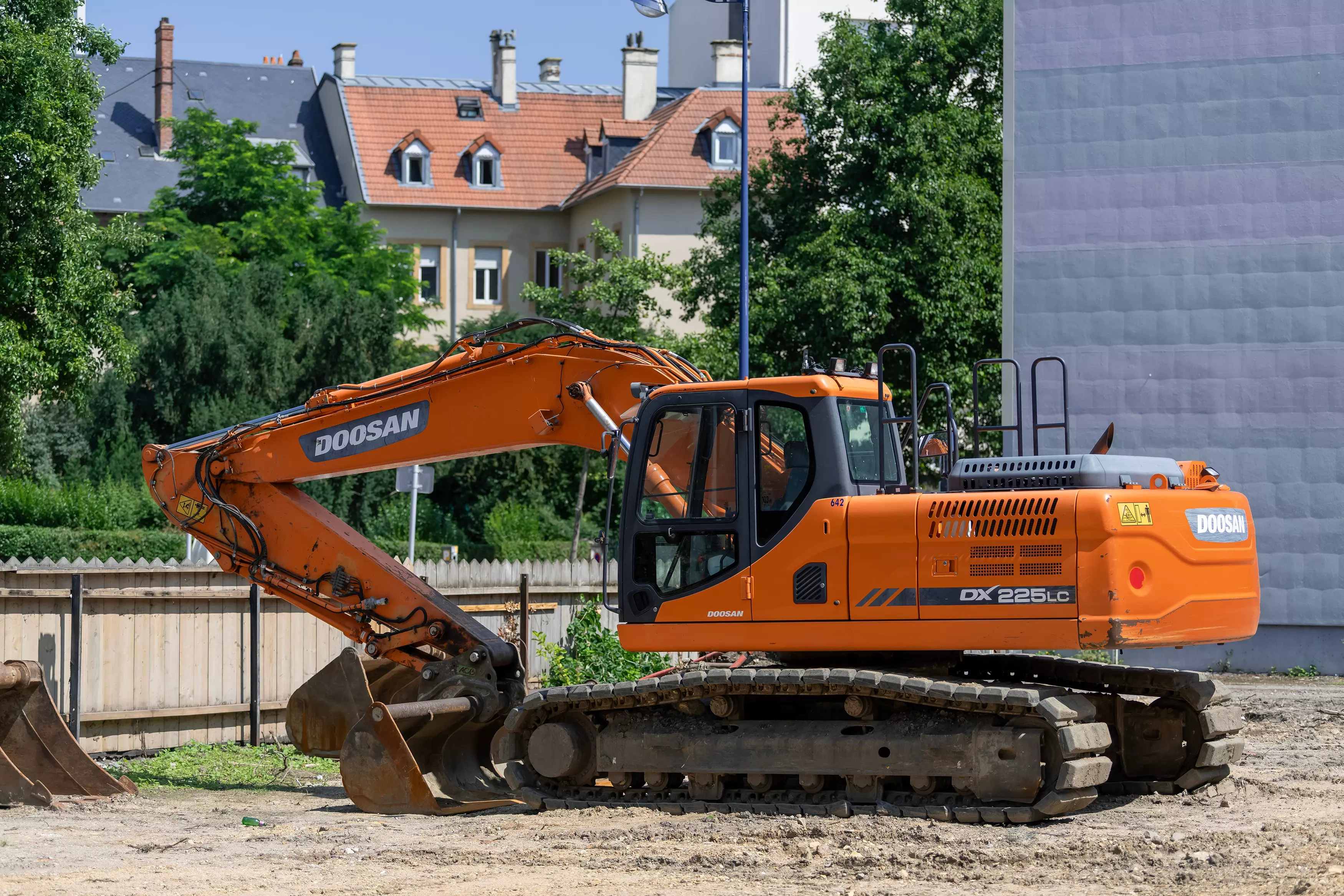 Vista detallada del sistema de rodaje para DX85R3 de Doosan