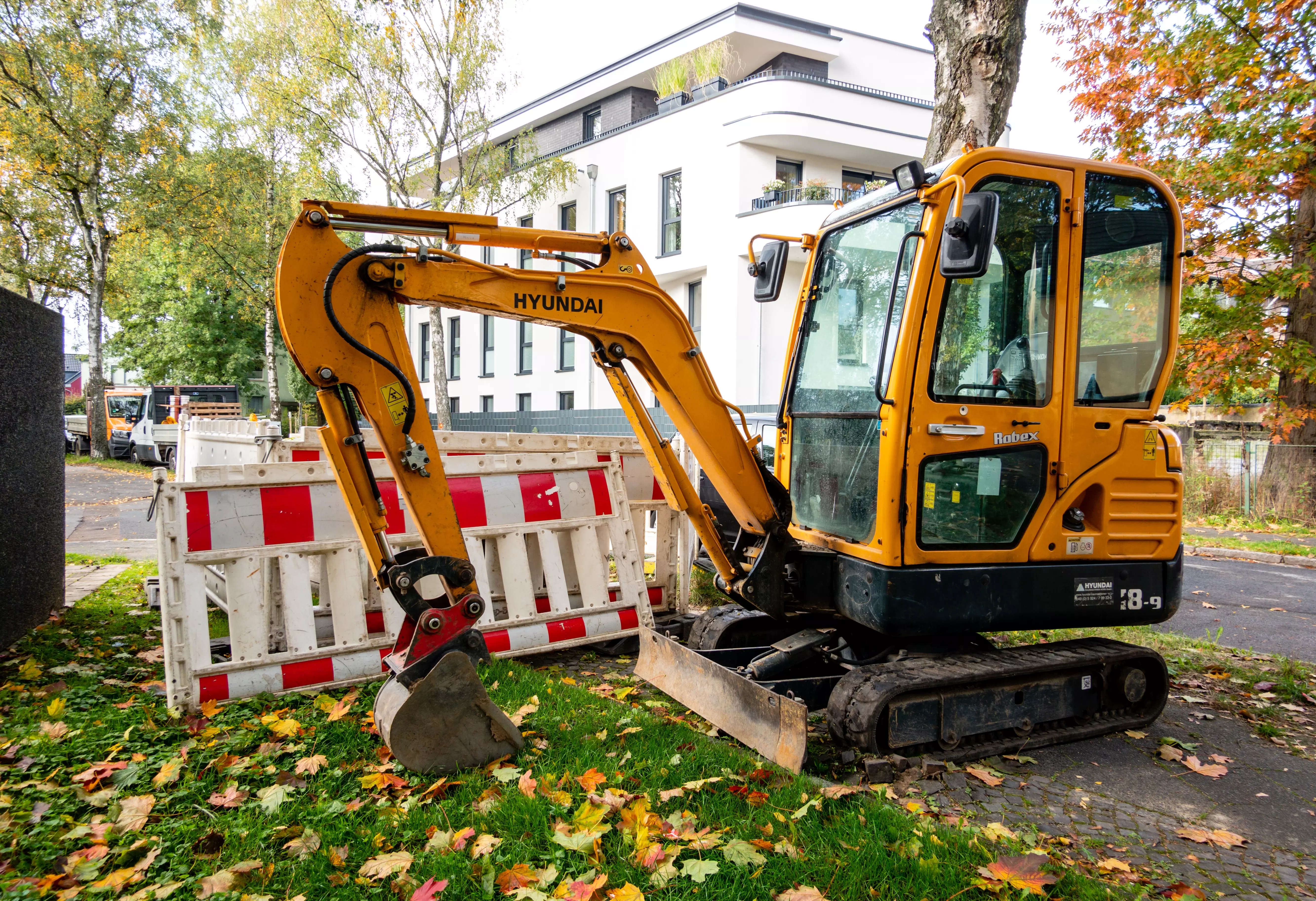 Detailed undercarriage view for ROBEX 35Z.9A by Hyundai