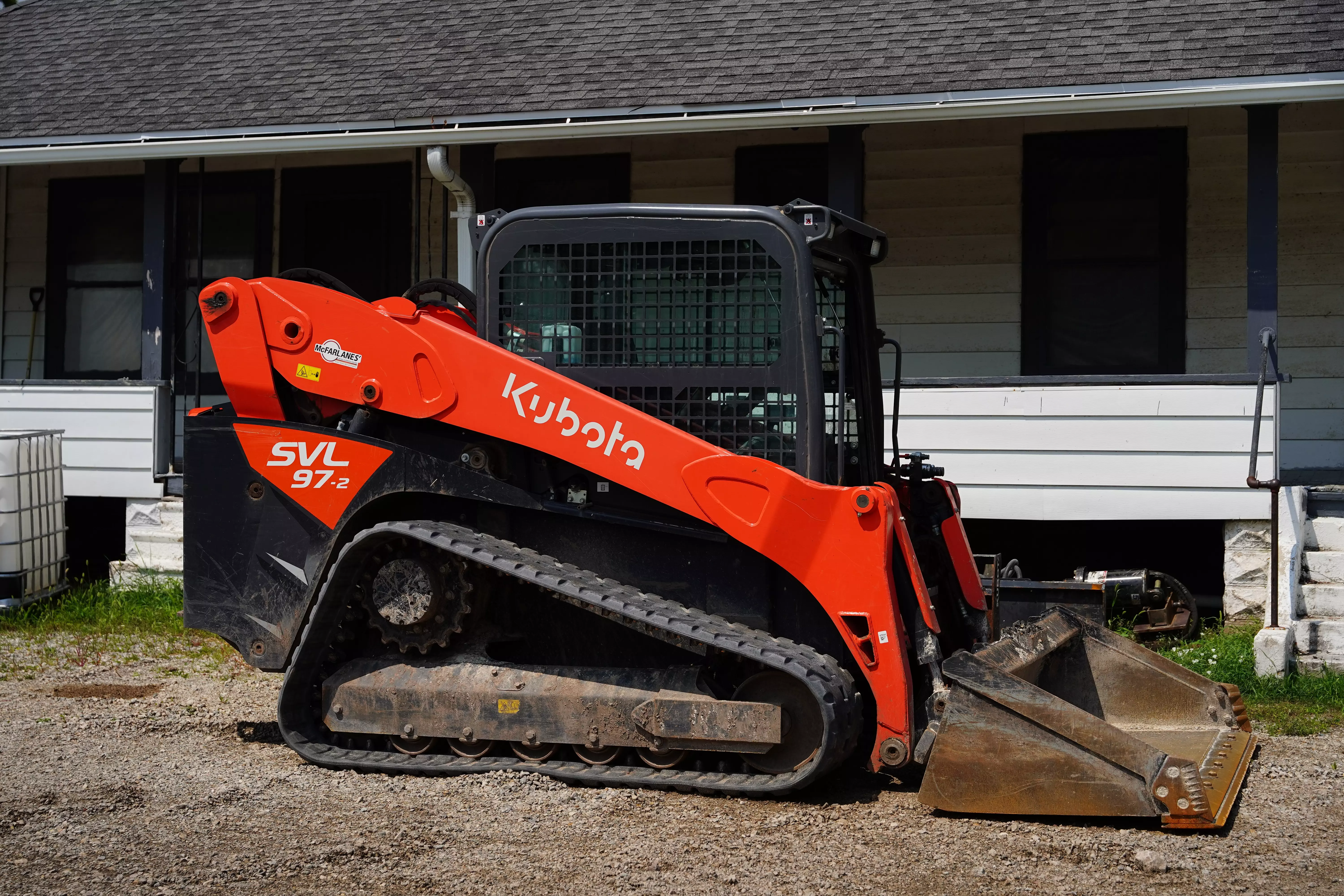 Technical support and after-sales service for public works machinery