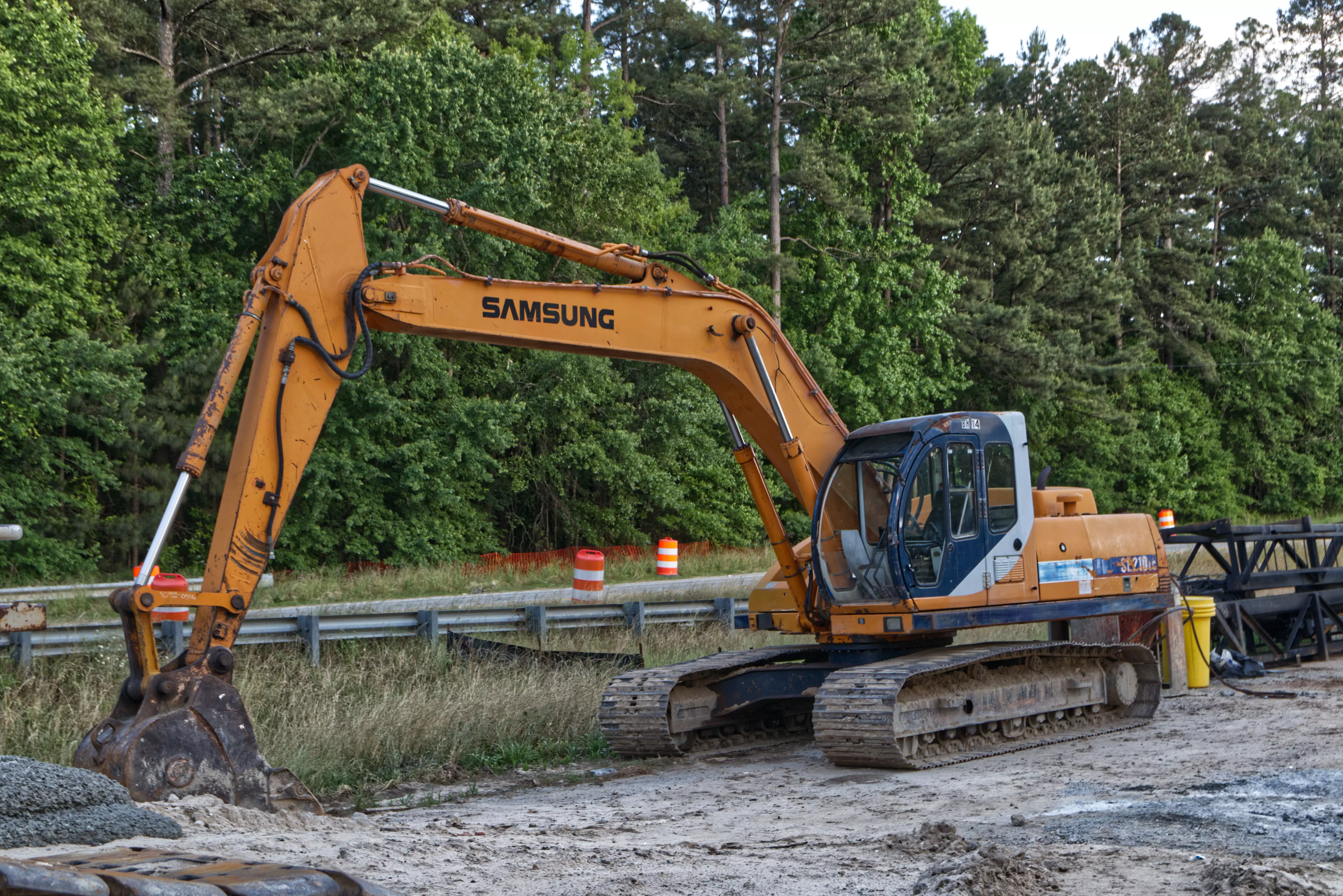 Vista técnica del sistema de tracción en Miniexcavadora SE50-3